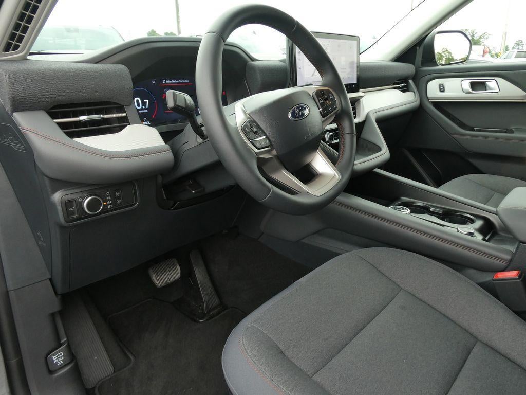 2026 Ford Explorer Active w/100A Pkg 4WD