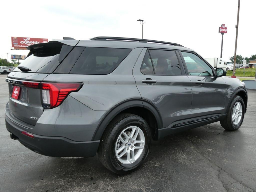 2026 Ford Explorer Active w/100A Pkg 4WD