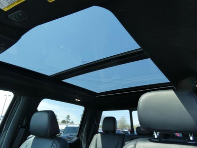 2022 Ford Super Duty F-250 SRW LARIAT 4WD Crew Cab 6.75' Box