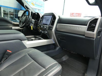 2022 Ford Super Duty F-250 SRW LARIAT 4WD Crew Cab 6.75' Box