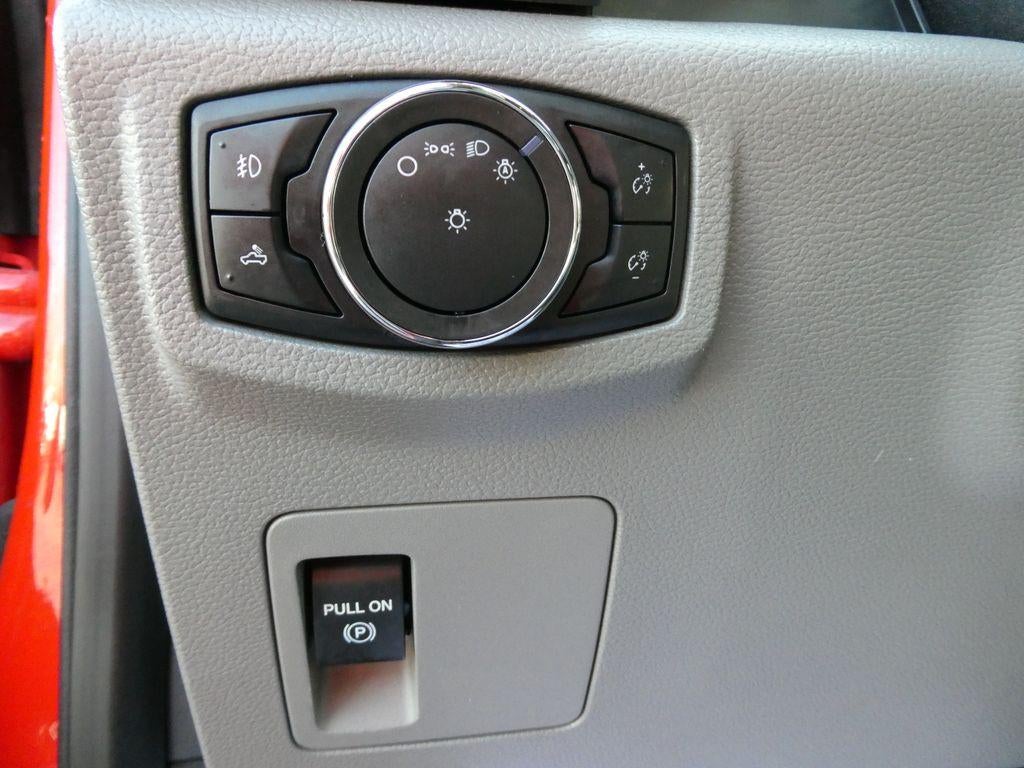 2015 Ford F-150 4WD SuperCrew 5-1/2 Ft Box XLT