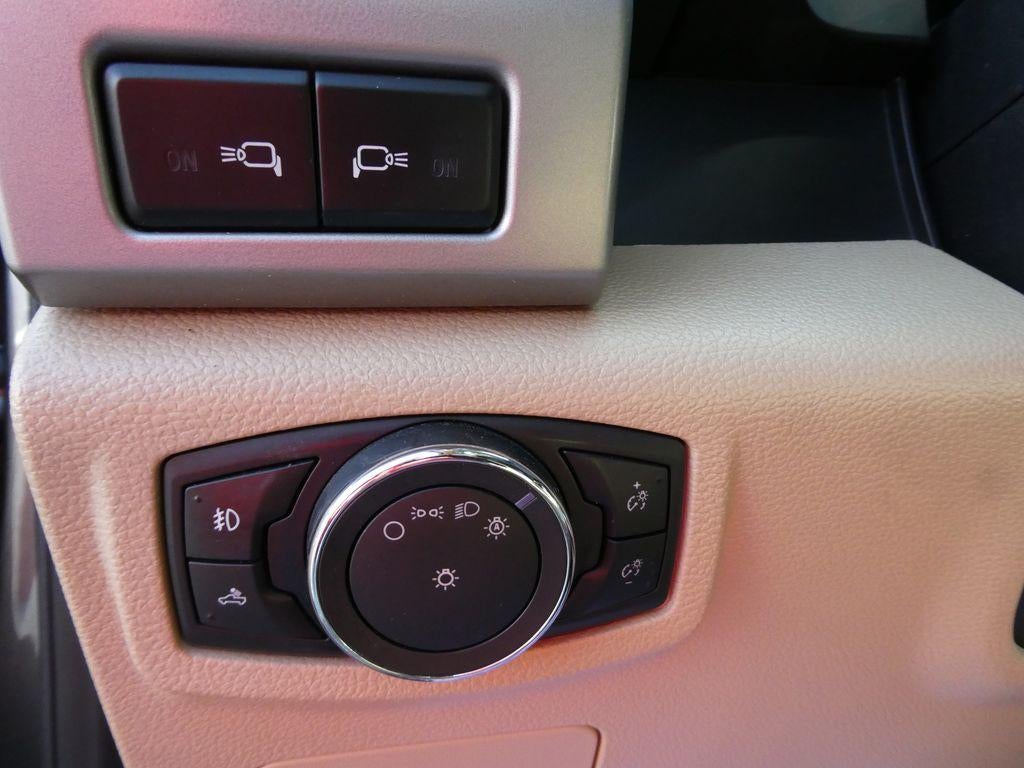 2017 Ford F-150 Lariat 4WD SuperCrew 5.5' Box