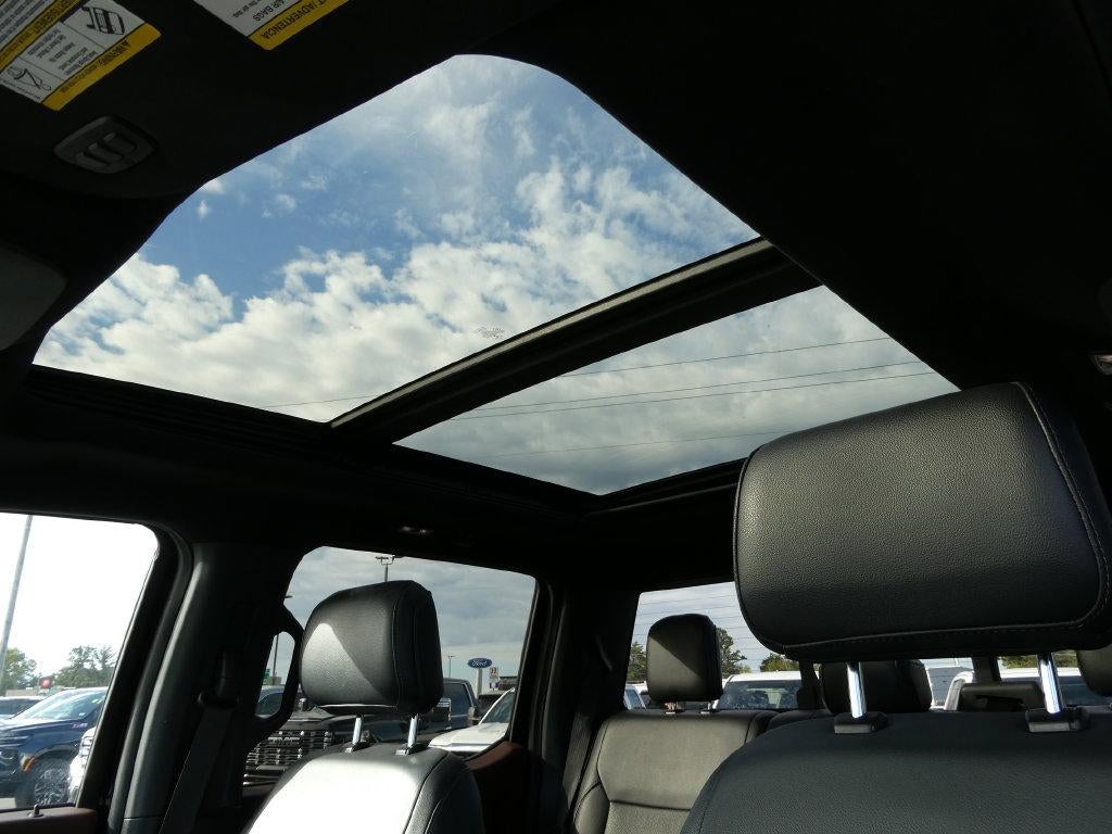 2022 Ford F-150 LARIAT 4WD SuperCrew 5.5' Box