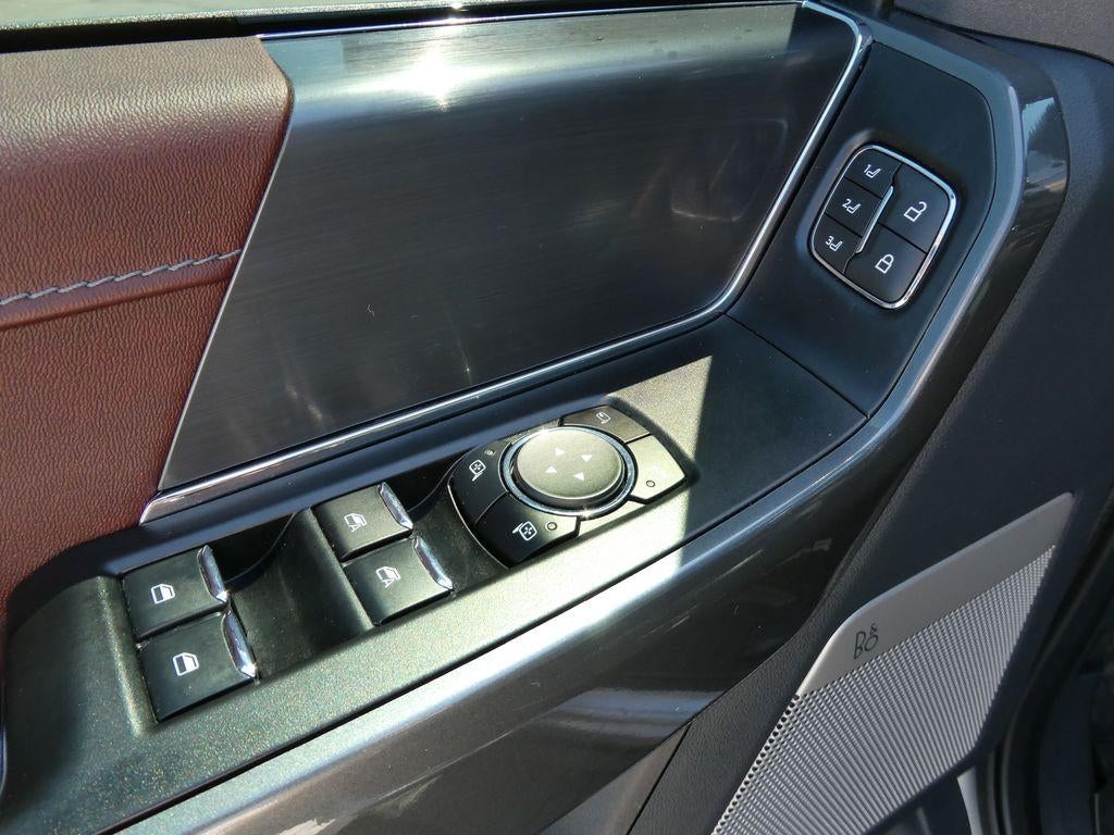 2023 Ford F-150 LARIAT 4WD SuperCrew 5.5' Box