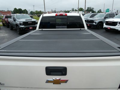 2015 Chevrolet Silverado 1500 Crew Cab Standard Box 4-Wheel Drive High Country