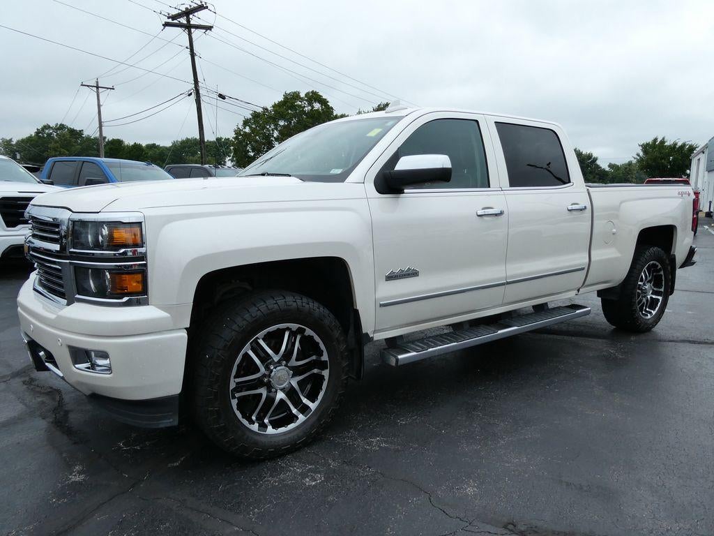 2015 Chevrolet Silverado 1500 Crew Cab Standard Box 4-Wheel Drive High Country
