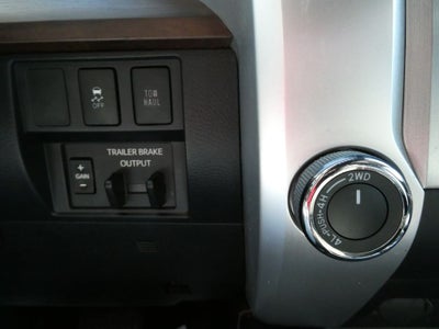 2018 Toyota Tundra 4WD 4WD Limited CrewMax 5.5' Bed 5.7L FFV (SE)