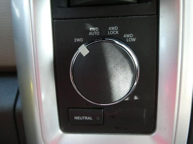 2012 RAM 1500 4WD Crew Cab 5.7 Ft Box Big Horn