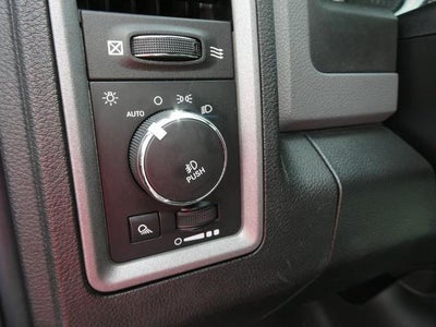 2014 RAM 1500 4WD Crew Cab 5.7 Ft Box Express