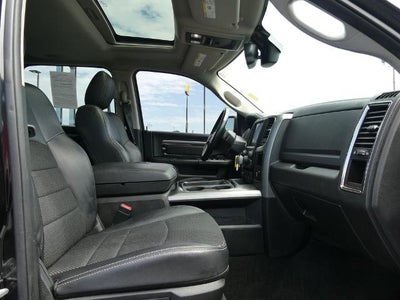 2017 RAM 1500 Night Crew Cab 4x4 5'7' Box
