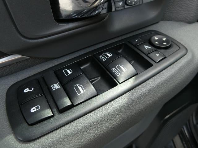 2018 RAM 1500 Big Horn Crew Cab 4x4 6'4' Box