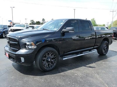 2018 RAM 1500 Big Horn Crew Cab 4x4 6'4' Box