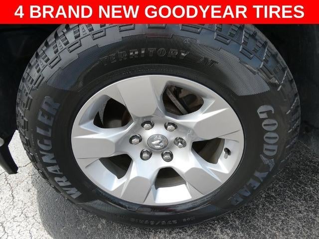 2020 RAM 1500 Big Horn 4x4 Crew Cab 5'7" Box