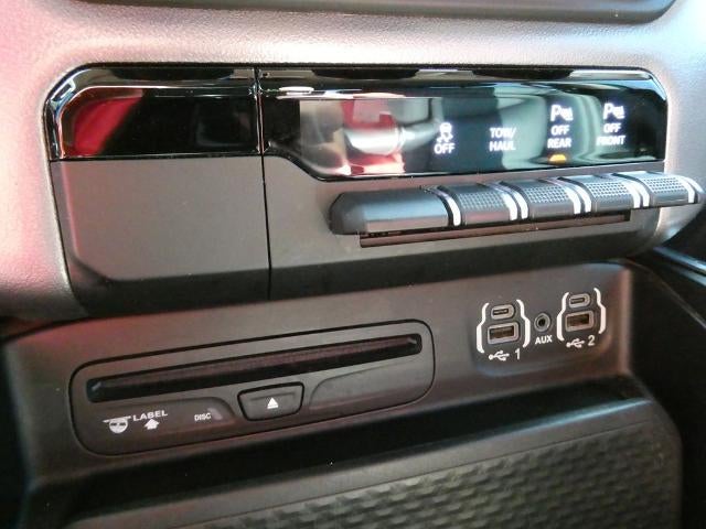 2019 RAM 1500 Big Horn/Lone Star Crew Cab 4x4 5'7' Box