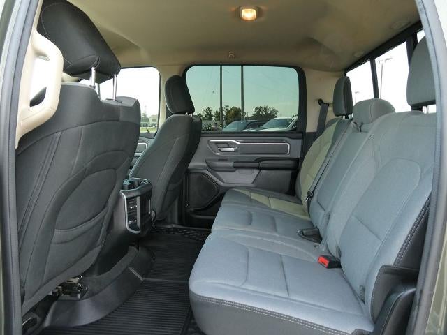 2020 RAM 1500 Big Horn Crew Cab 4x4 5'7' Box