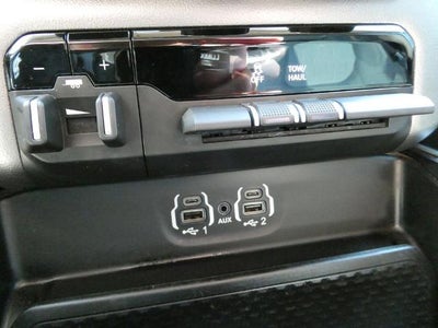 2020 RAM 1500 Big Horn Crew Cab 4x4 5'7' Box