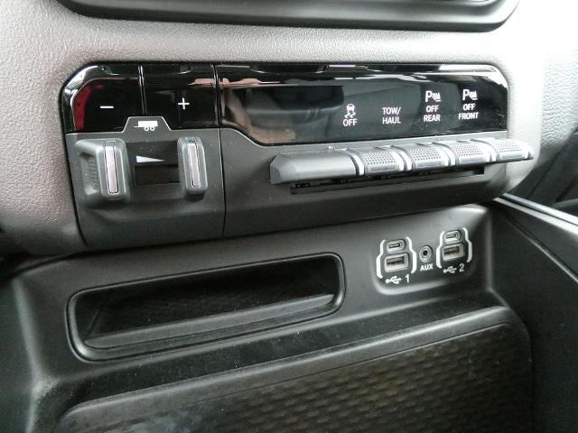 2020 RAM 1500 Big Horn 4x4 Crew Cab 5'7" Box