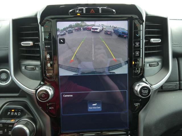 2022 RAM 1500 Big Horn Crew Cab 4x4 5'7' Box