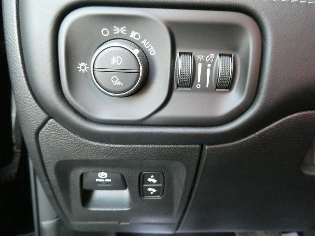 2021 RAM 1500 Limited Crew Cab 4x4 5'7' Box