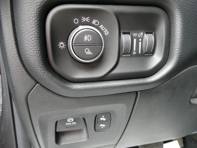 2021 RAM 1500 Laramie Crew Cab 4x4 5'7' Box