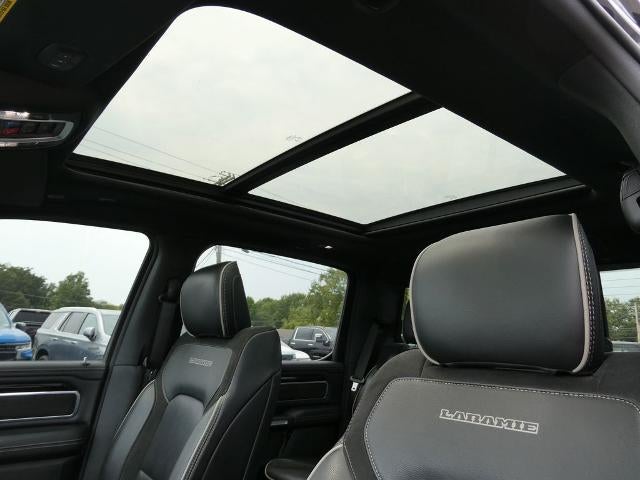 2021 RAM 1500 Laramie Crew Cab 4x4 5'7' Box