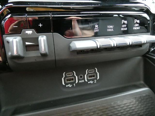 2021 RAM 1500 Laramie Crew Cab 4x4 5'7' Box