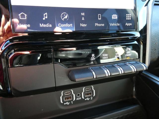2023 RAM 1500 Laramie Crew Cab 4x4 5'7' Box