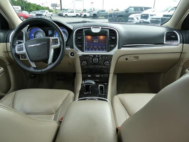 2014 Chrysler 300 4dr Sdn RWD