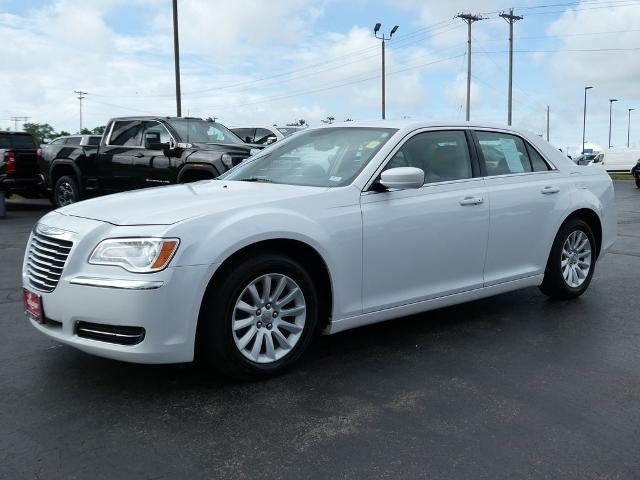 2014 Chrysler 300 4dr Sdn RWD