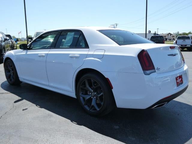 2023 Chrysler 300 Touring L