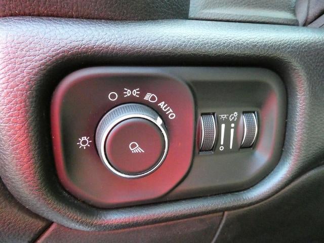 2020 RAM 3500 Tradesman Crew Cab 4x4 6'4' Box
