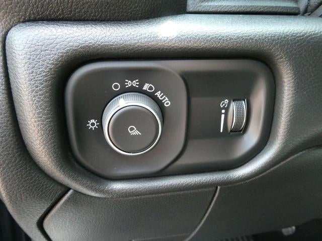 2021 RAM 2500 Tradesman 4x4 Crew Cab 6'4" Box