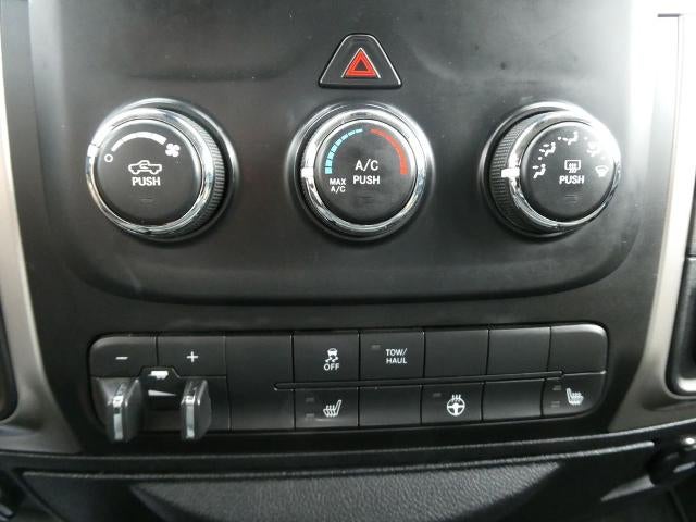 2014 RAM 2500 4WD Crew Cab 6.4 Ft Box Big Horn