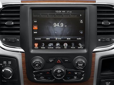 2014 RAM 2500 4WD Crew Cab 6.4 Ft Box Big Horn