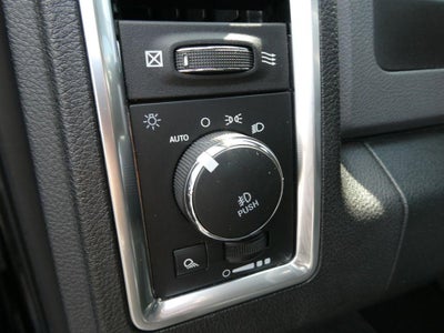 2018 RAM 1500 Big Horn Crew Cab 4x4 5'7" Box