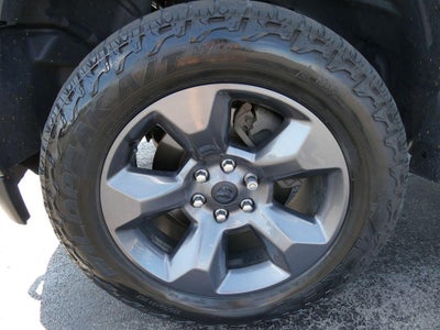 2020 RAM 1500 Big Horn Crew Cab 4x4 5'7" Box