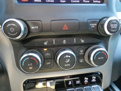 2020 RAM 1500 Big Horn Crew Cab 4x4 5'7" Box