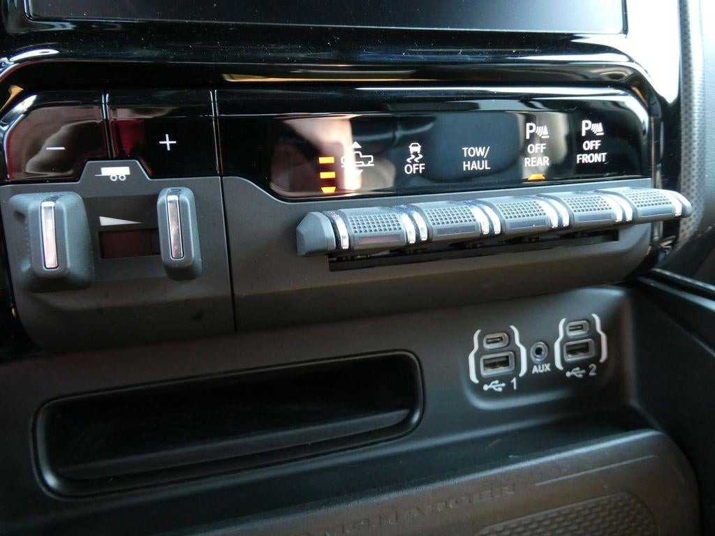 2022 RAM 1500 Limited Crew Cab 4x4 5'7" Box