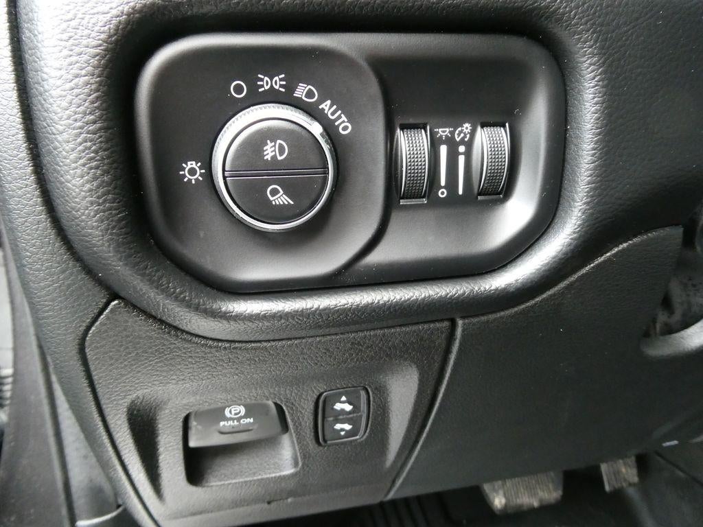2022 RAM 1500 Laramie Crew Cab 4x4 5'7" Box