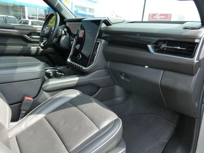 2025 GMC Yukon Elevation