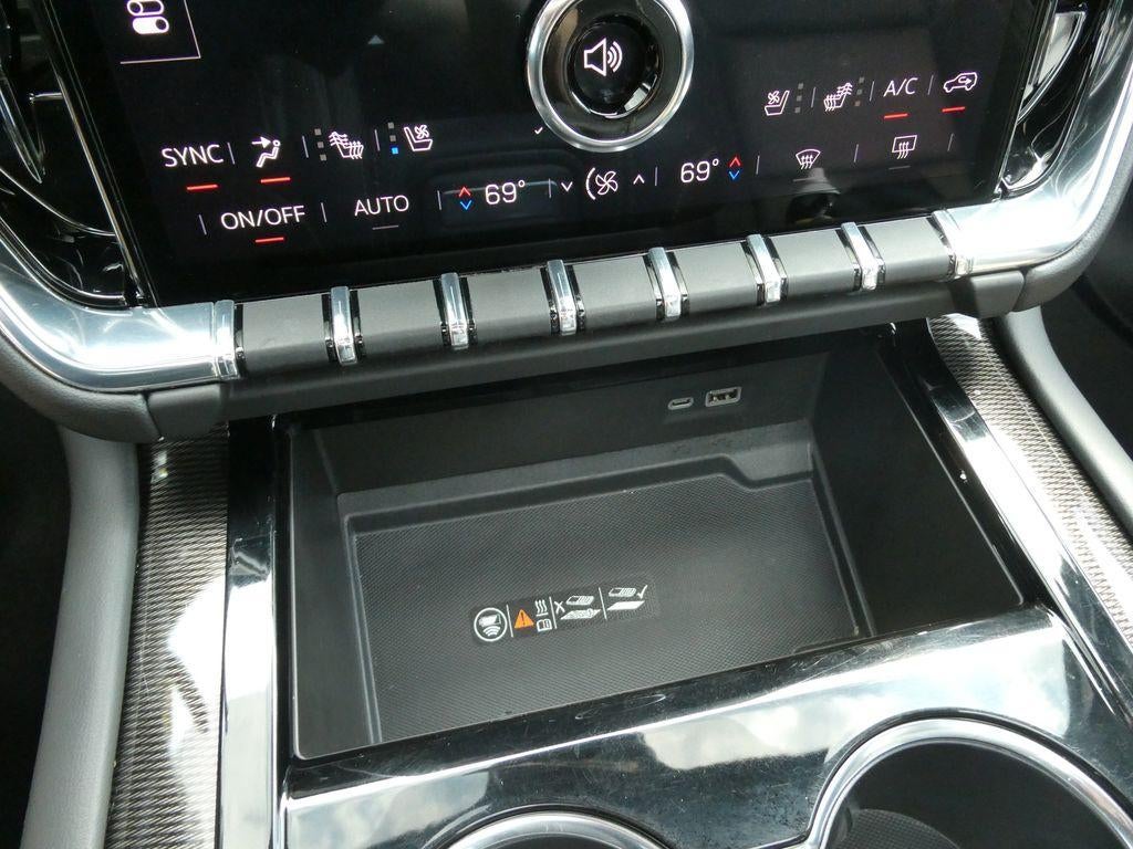 2025 GMC Yukon Elevation