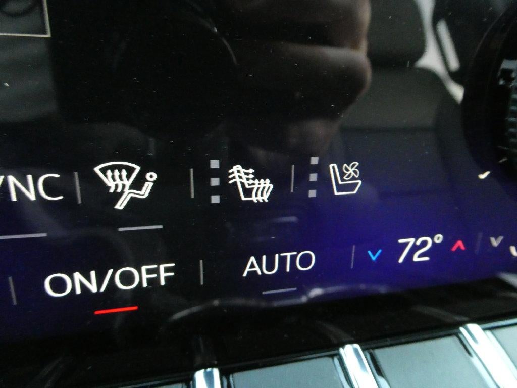 2027 GMC Yukon AT4 - Photo 27