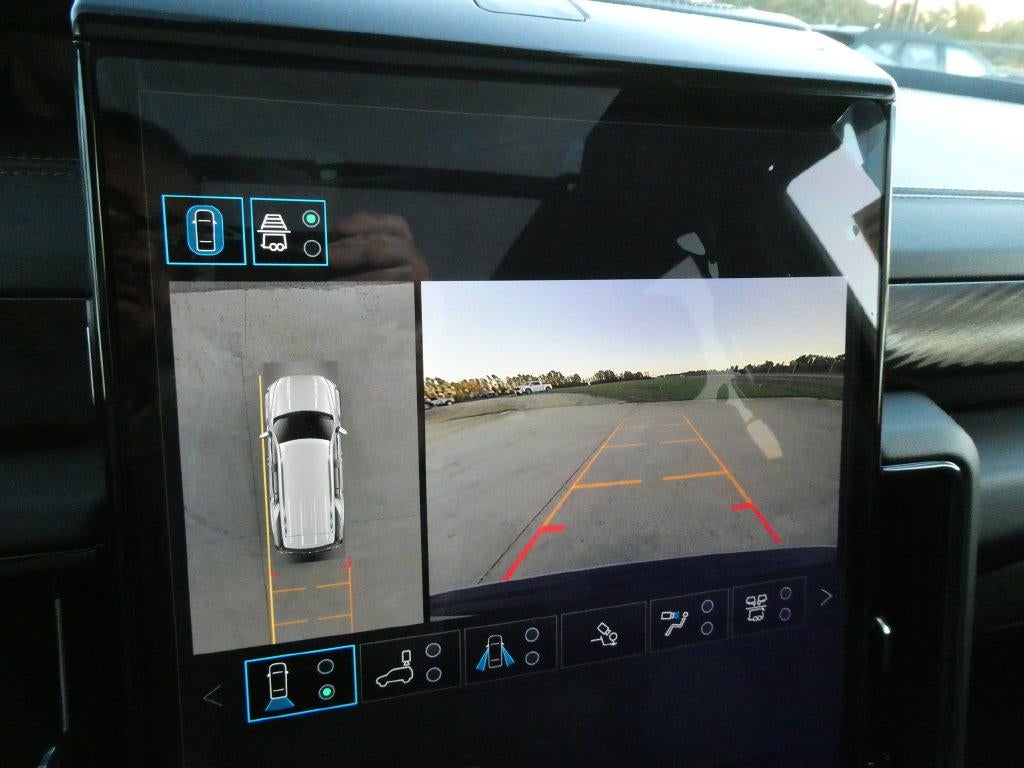 2027 GMC Yukon AT4 - Photo 29