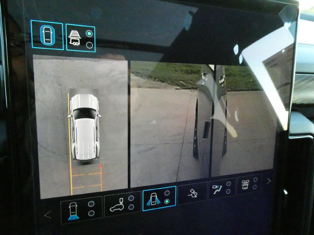 2027 GMC Yukon AT4 - Photo 31
