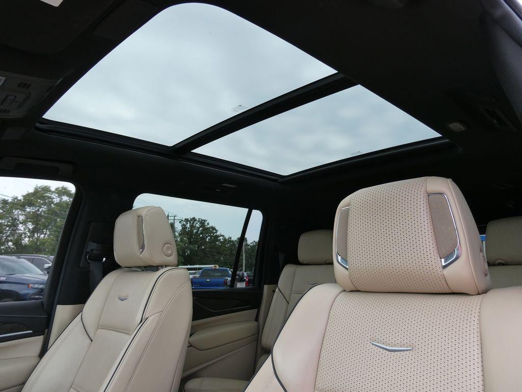 2022 Cadillac Escalade ESV Premium Luxury