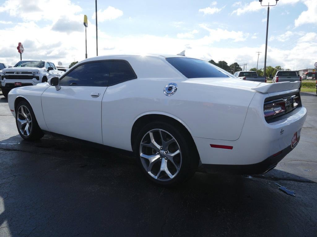 2016 Dodge Challenger SXT Plus