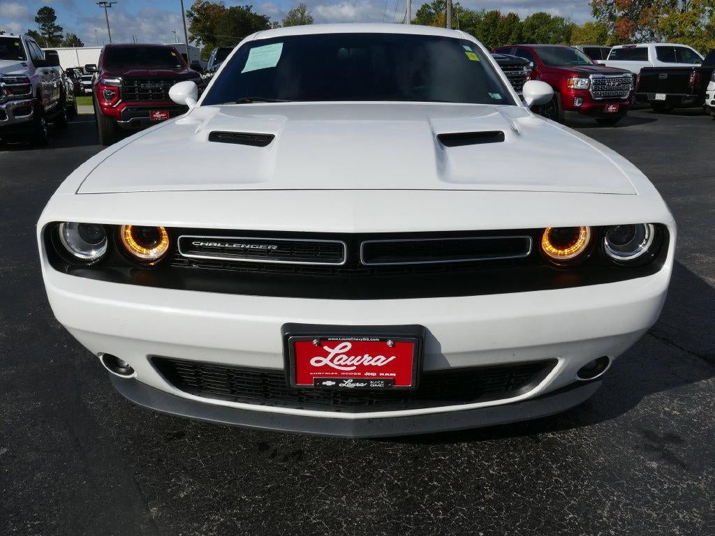 2016 Dodge Challenger SXT Plus