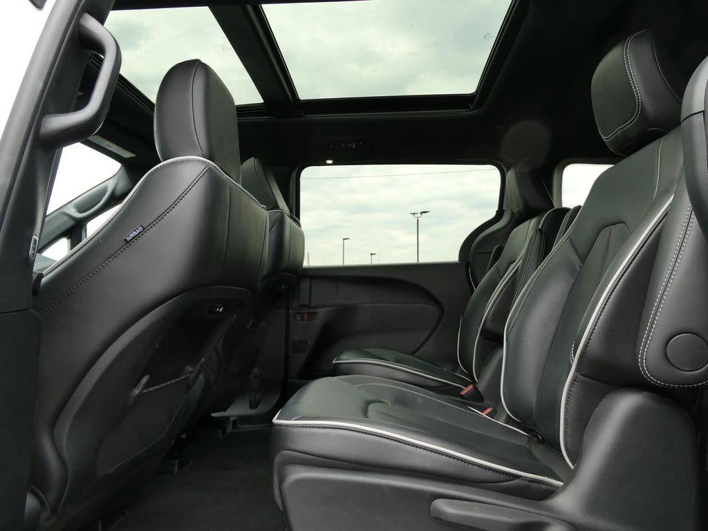 2024 Chrysler Pacifica Hybrid Premium S Appearance Pkg