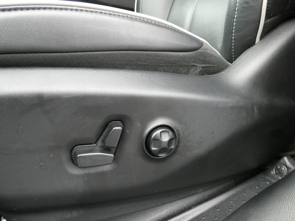 2024 Chrysler Pacifica Hybrid Premium S Appearance Pkg