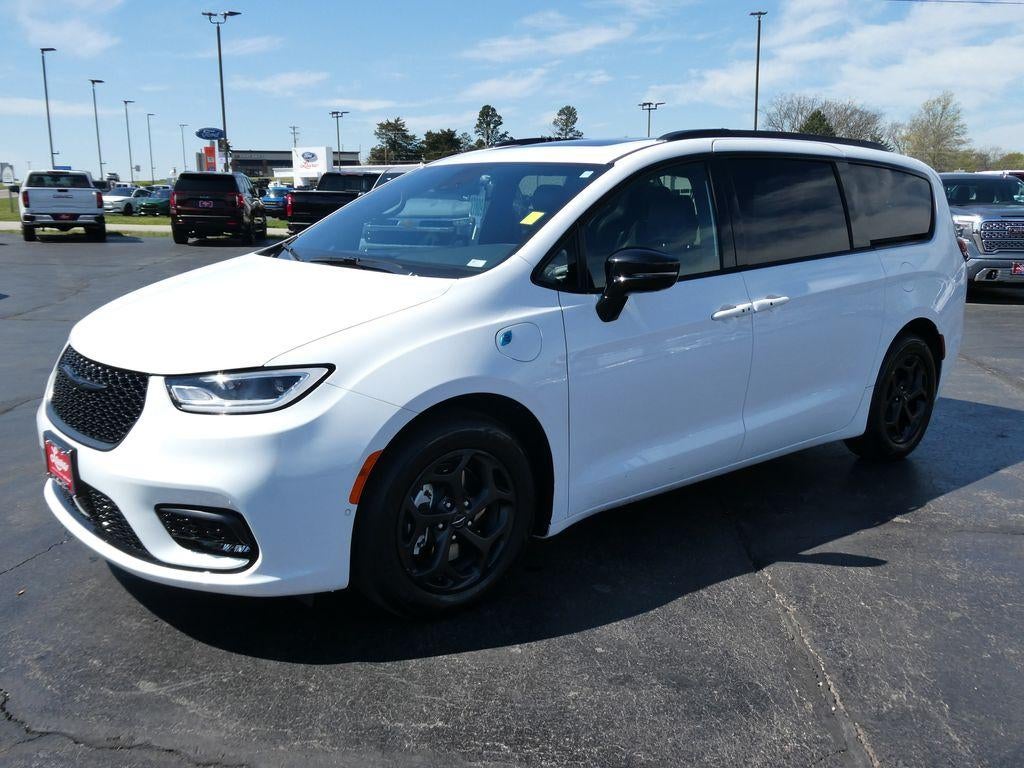 2024 Chrysler Pacifica Hybrid Premium S Appearance Pkg
